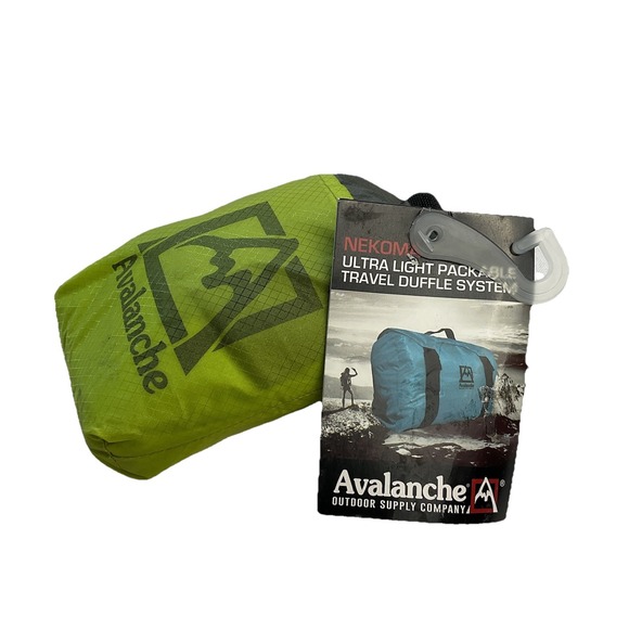 Avalanche ABAV5033-650 12 L‎ Green Nekoma 12 X 16.5 X 8.5 Water Resistant Duffle - Picture 1 of 9